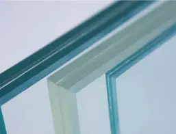 Vidrio laminado incoloro
