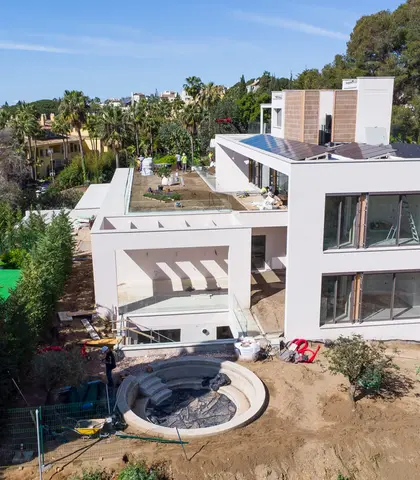 Exteriores vivienda urbanización Cascada